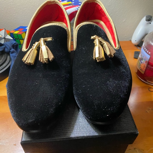 Velvet Loafers - Picture 1 of 8